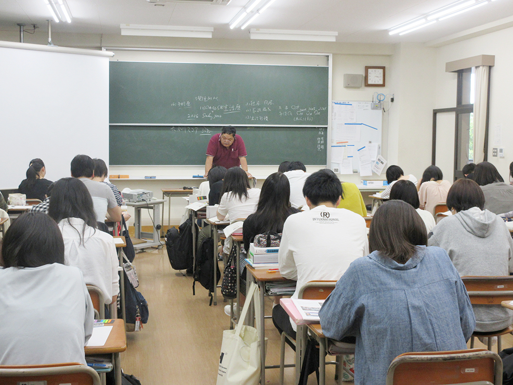 看護専門学校の授業の様子