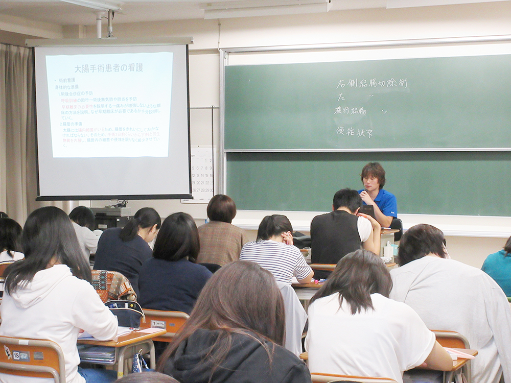 看護専門学校の授業の様子